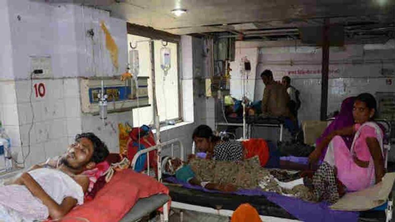 PMCH पटना में भर्ती महिला मरीज के कान की सोने की बाली चुरा रहा था चोर, फिर... PMCH पटना में भर्ती महिला मरीज के कान की सोने की बाली चुरा रहा था चोर, फिर...