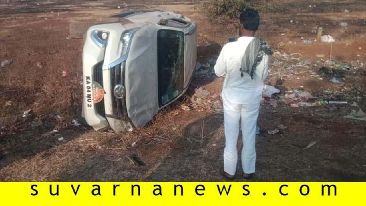 ತೆಲಂಗಾಣದಲ್ಲಿ ಸಚಿವ ಪ್ರಭು ಚೌಹಾಣ್ ಕಾರು ಅಪಘಾತ ತೆಲಂಗಾಣದಲ್ಲಿ ಸಚಿವ ಪ್ರಭು ಚೌಹಾಣ್ ಕಾರು ಅಪಘಾತ