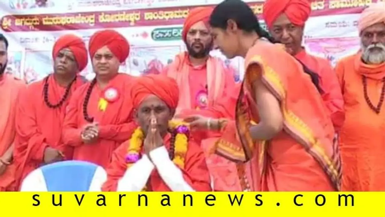 ಖಜೂರಿ ಮಠದ ಪೀಠಾಧಿಪತಿ: ಮುಸ್ಲಿಂ ಸಮುದಾಯದ ಶರೀಫ್‌ರಿಂದ ಅಧಿಕಾರ ಸ್ವೀಕಾರ