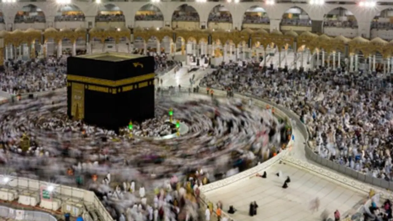 করোনা মোকাবিলায় উমরাহ হজ বন্ধ, ঘোষণা করল সৌদি আরব করোনা মোকাবিলায় উমরাহ হজ বন্ধ, ঘোষণা করল সৌদি আরব