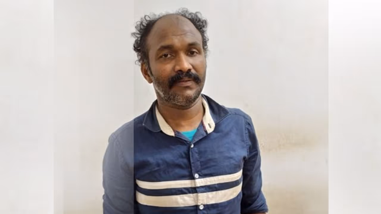 ഫാഷൻ ഡിസൈനിംഗ് വിദ്യാര്ത്ഥിനിയെ ആക്രമിച്ച് സ്വർണ്ണമാല കവരാൻ ശ്രമം; യുവാവ് പിടിയില് ഫാഷൻ ഡിസൈനിംഗ് വിദ്യാര്ത്ഥിനിയെ ആക്രമിച്ച് സ്വർണ്ണമാല കവരാൻ ശ്രമം; യുവാവ് പിടിയില്