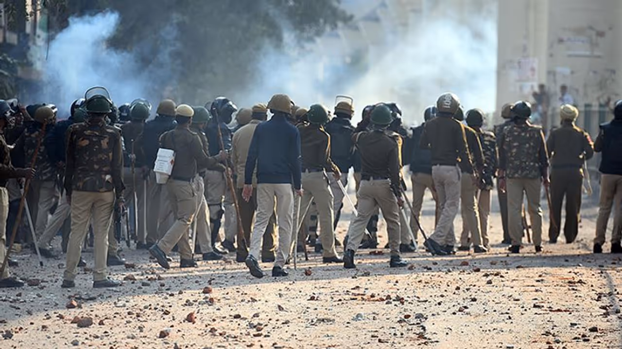 ദില്ലി കലാപം: ആറ് ഇന്‍റലിജന്‍സ് റിപ്പോര്‍ട്ടുകള്‍ മുന്നറിയിപ്പ് നല്‍കിയിട്ടും പൊലീസ് നടപടികള്‍ എടുത്തില്ല