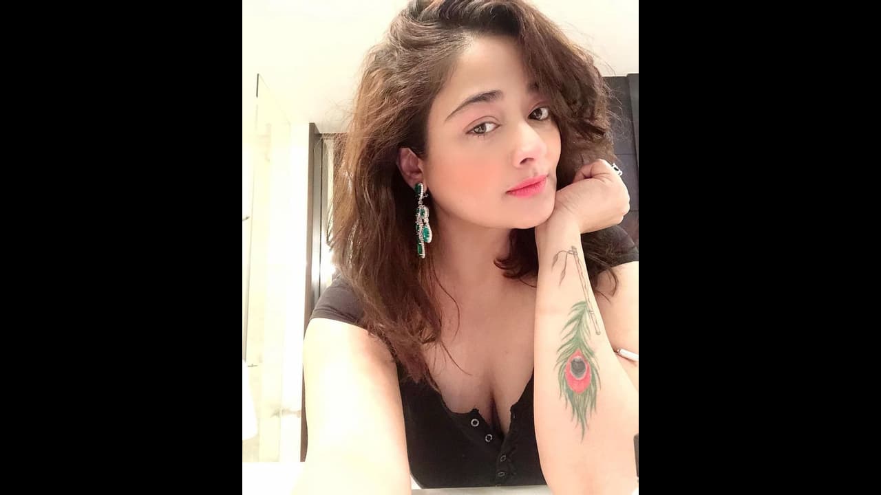 இடுப்பை வளைத்து நெளித்து ஆட்டம் போட்ட கிரண்... வைரலாகும் ஹாட் வீடியோ...! இடுப்பை வளைத்து நெளித்து ஆட்டம் போட்ட கிரண்... வைரலாகும் ஹாட் வீடியோ...!