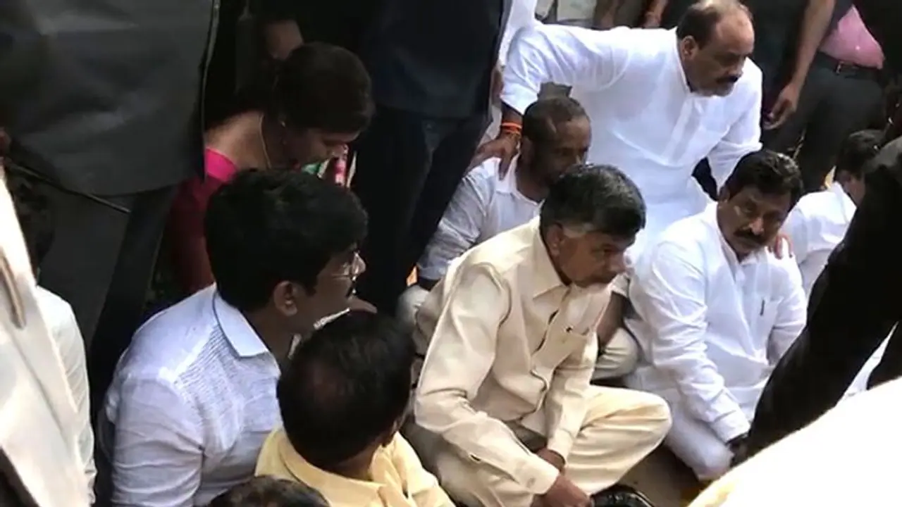 చంద్రబాబుని చంపేందుకు కుట్ర.. టీడీపీ నేతలు చంద్రబాబుని చంపేందుకు కుట్ర.. టీడీపీ నేతలు