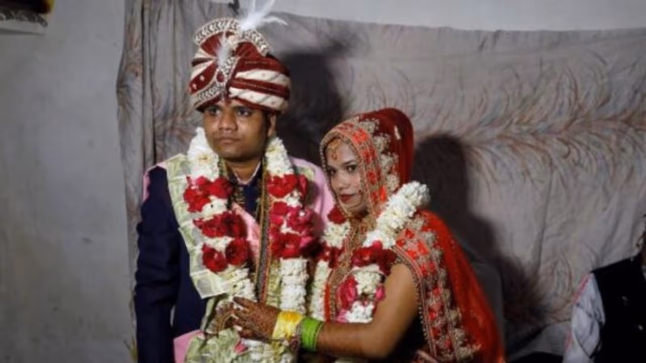 'ഹിന്ദു യുവതിക്ക് വിവാഹം, കാവലായി മുസ്‍ലിം അയല്‍ക്കാര്‍'; ഇത് മനുഷ്യത്വം അണയാത്ത ദില്ലി