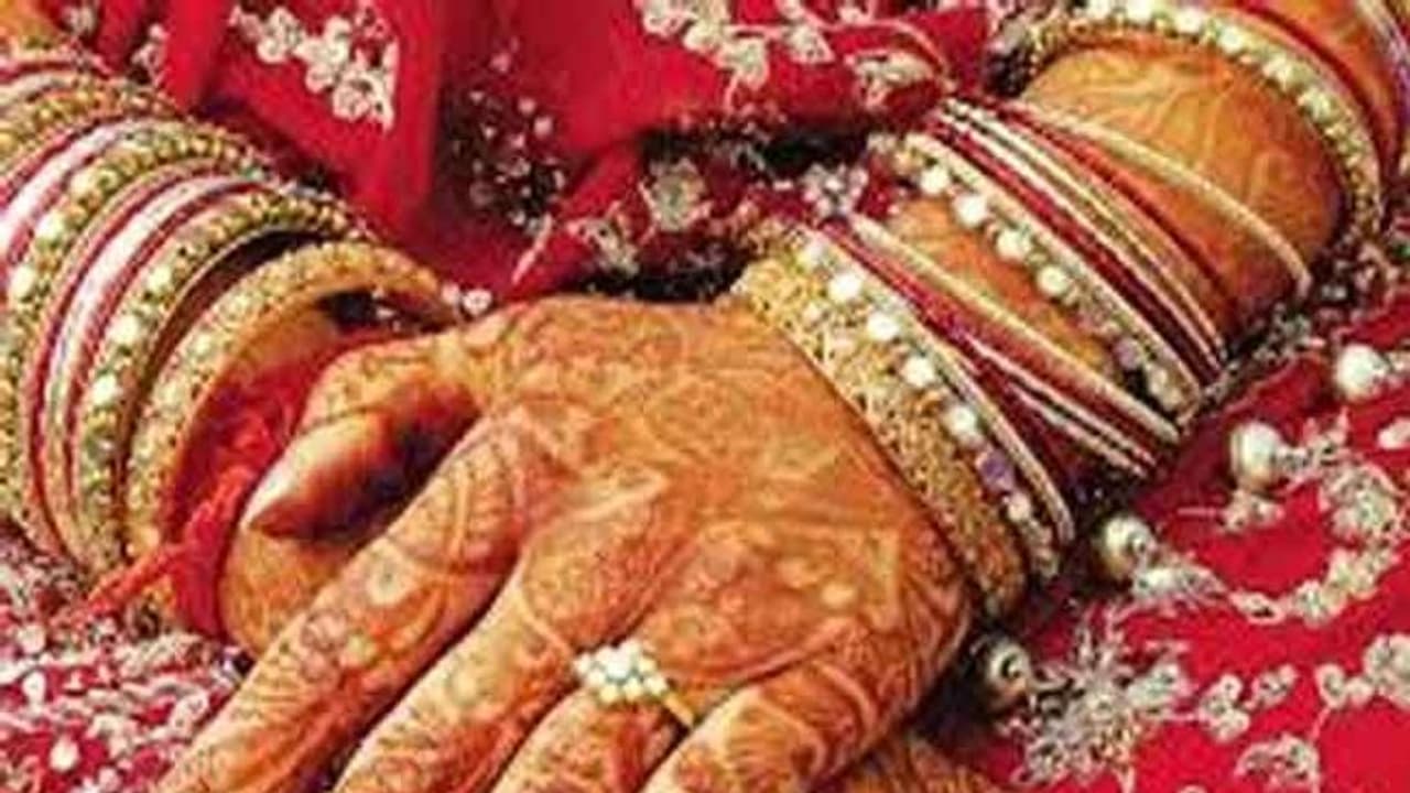 ಮದುವೆ ಹಿಂದಿನ ದಿನ ವಧು ಚಿನ್ನಾಭರಣ, ನಗದಿನೊಂದಿಗೆ ಪರಾರಿ!