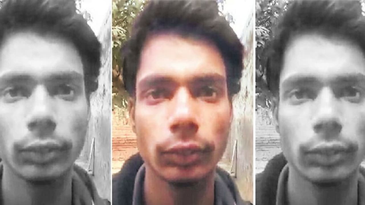 हिंदी टीचर को एक्स स्टूडेंट ने भेजा मोबाइल पर SMS, मुझसे शादी करोगे..टीचर ने दिया जवाब पागल हो क्या? हिंदी टीचर को एक्स स्टूडेंट ने भेजा मोबाइल पर SMS, मुझसे शादी करोगे..टीचर ने दिया जवाब पागल हो क्या?