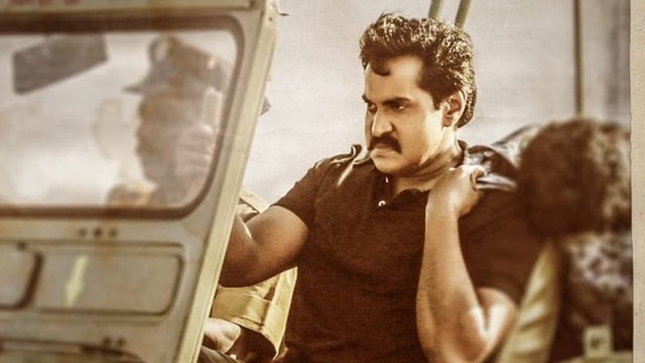 కలర్ ఫోటో.. విలన్ గా సునీల్ న్యూ లుక్ కలర్ ఫోటో.. విలన్ గా సునీల్ న్యూ లుక్