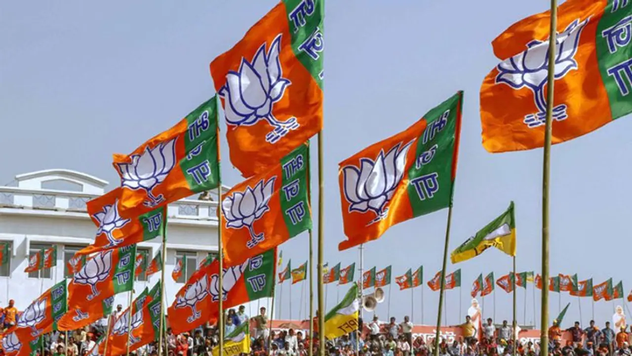 मणिपुर में कांग्रेस को बड़ा झटका, पांच विधायक 'हाथ'  को छोड़कर बने 'कमल' के सारथी