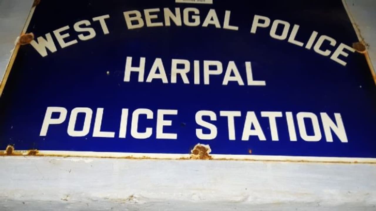 বিবাহ বর্হিভূত সম্পর্কে বাধা, প্রেমিককে সঙ্গে নিয়ে স্বামীকে খুন করল স্ত্রী