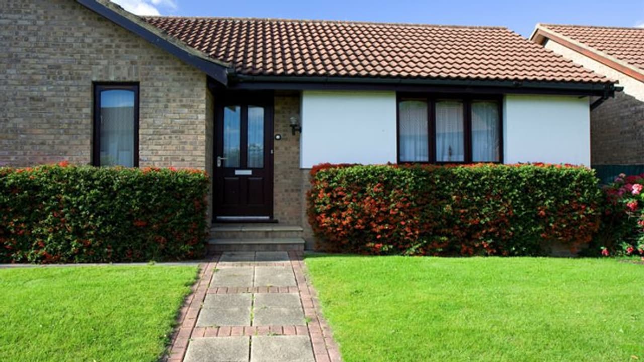 മനസുവച്ചാല് നമ്മുടെ വീട്ടുമുറ്റത്തും മനോഹരമായ പുല്ത്തകിടി തയ്യാറാക്കാം മനസുവച്ചാല് നമ്മുടെ വീട്ടുമുറ്റത്തും മനോഹരമായ പുല്ത്തകിടി തയ്യാറാക്കാം