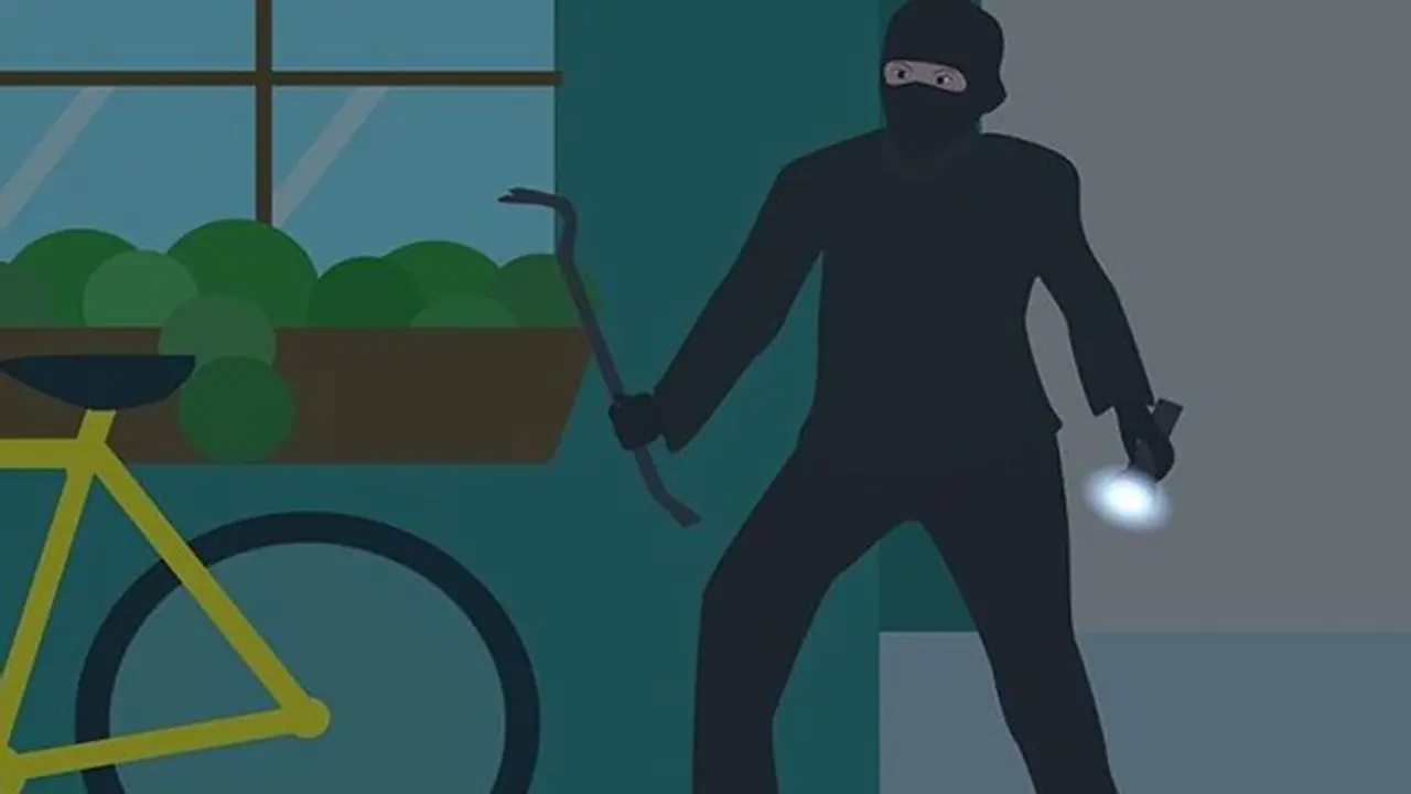 வீட்டுக்குள் புகுந்து கொள்ளையடிக்கும் ’கொரோனா கொள்ளையர்கள்’... மக்களே உஷார்..! வீட்டுக்குள் புகுந்து கொள்ளையடிக்கும் ’கொரோனா கொள்ளையர்கள்’... மக்களே உஷார்..!