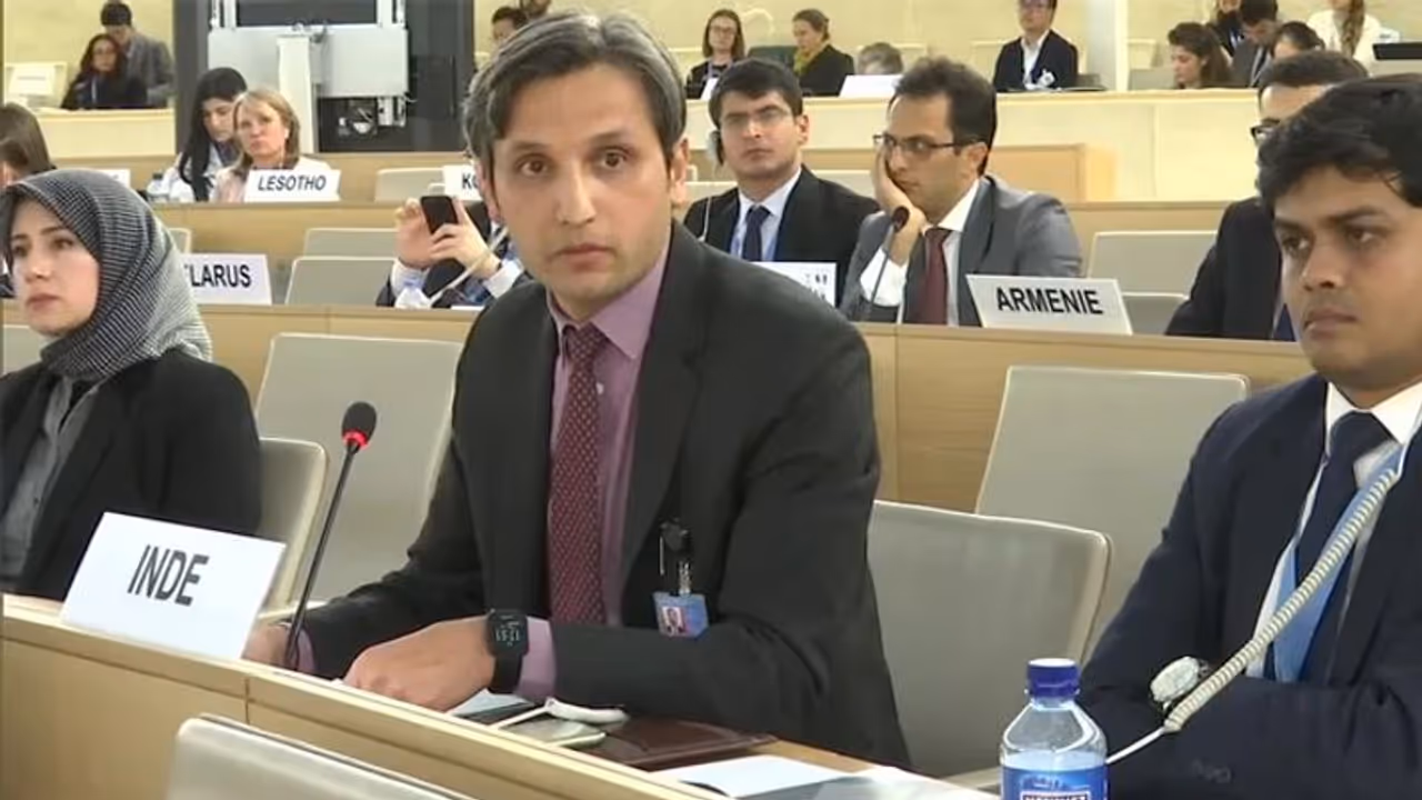 संयुक्त राष्ट्र में भारत ने पाकिस्तान को दी 10 नसीहतों की सूची, आतंकी शिविरों को नष्ट करने पर जोर संयुक्त राष्ट्र में भारत ने पाकिस्तान को दी 10 नसीहतों की सूची, आतंकी शिविरों को नष्ट करने पर जोर