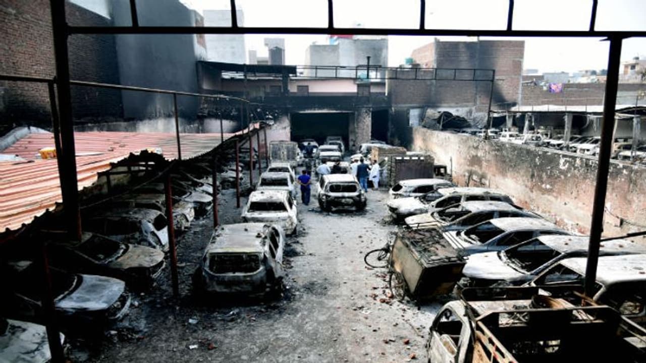 ভালবাসার দিনে পরিণয় বন্ধনে আবদ্ধ হয়েছিলেন ,দিল্লির হিংসা ১২ দিনেই কেড়ে নিল স্বামীকে ভালবাসার দিনে পরিণয় বন্ধনে আবদ্ধ হয়েছিলেন ,দিল্লির হিংসা ১২ দিনেই কেড়ে নিল স্বামীকে