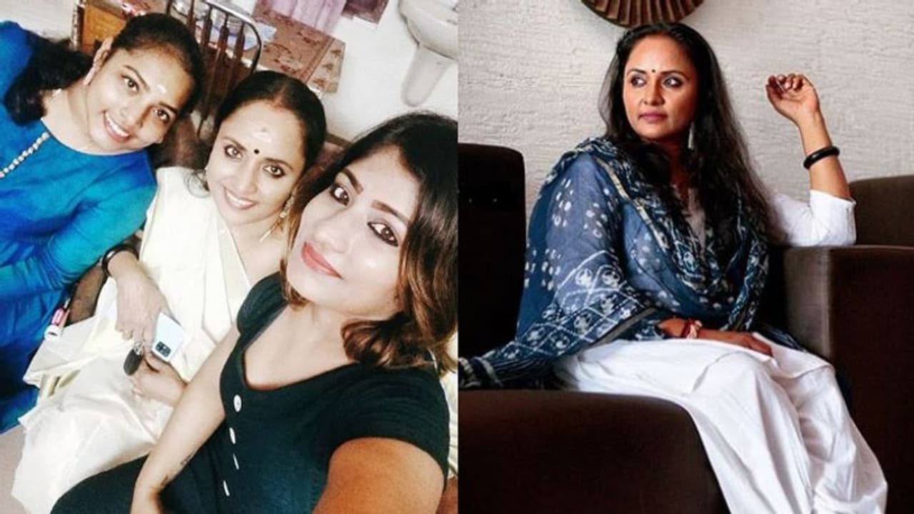 ഇതിപ്പോ 'അമ്മയും മക്കളും' എന്നല്ലല്ലോ 'മൂന്ന് സഹോദരിമാര്‍' എന്നല്ലെ പറയേണ്ടത്