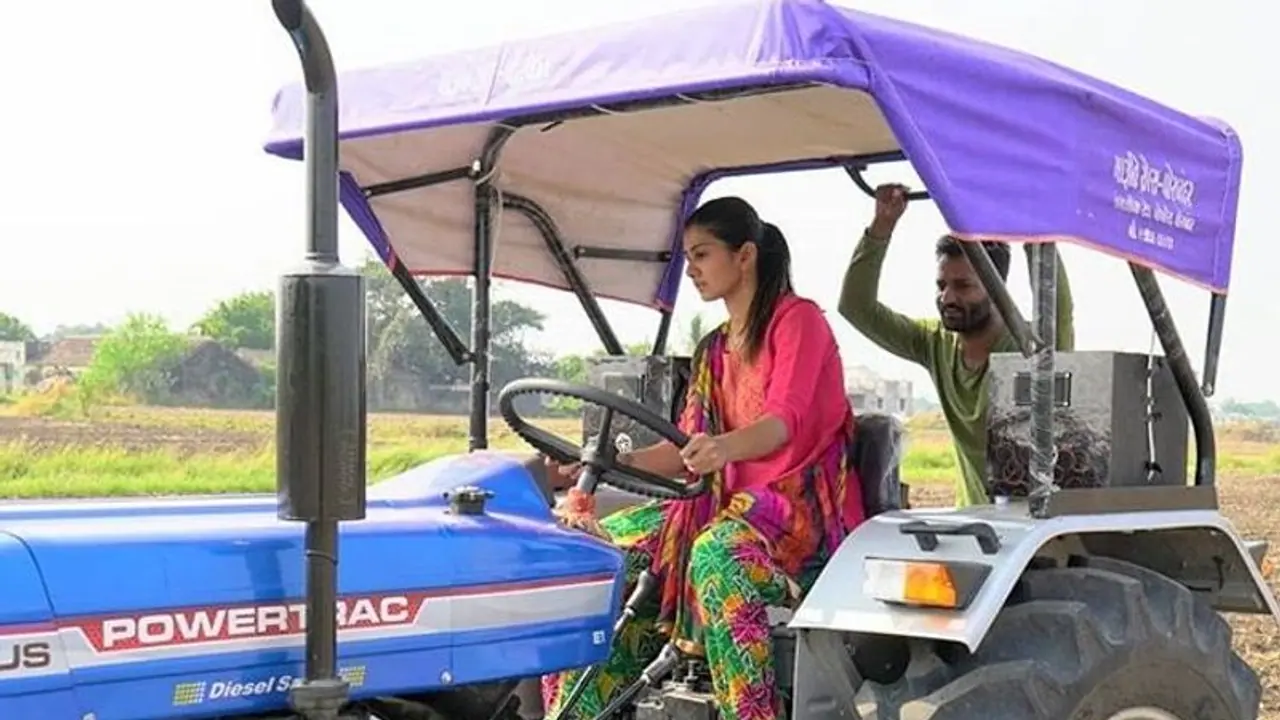 ലണ്ടനില്‍ എയര്‍ഹോസ്റ്റസ് പരിശീലനം നേടിയ ഭാരതി കൃഷിക്കാരിയായി; ഈ ദമ്പതികള്‍ നേടുന്നത് ഇരട്ടിവരുമാനം