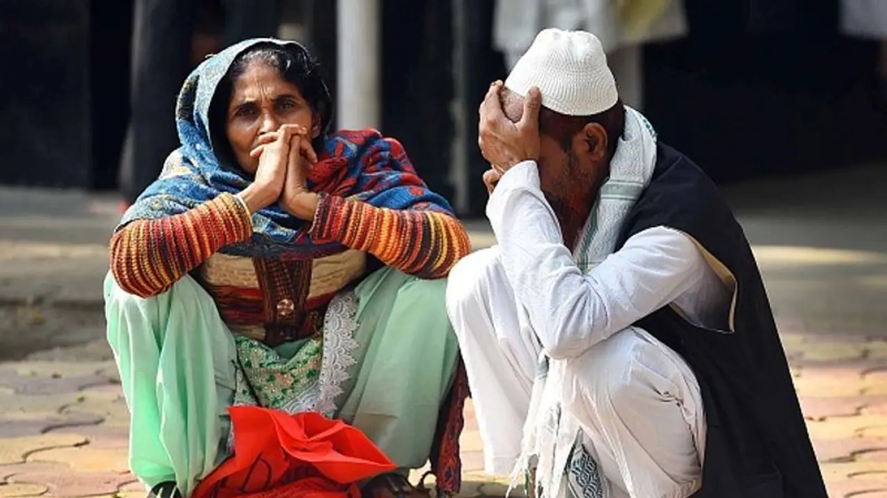 দোকানপাট খুলছে, দিল্লিতে পরিস্থিতি স্বাভাবিকের দিকে, ১২৩ জনের নামে এফআইআর দোকানপাট খুলছে, দিল্লিতে পরিস্থিতি স্বাভাবিকের দিকে, ১২৩ জনের নামে এফআইআর
