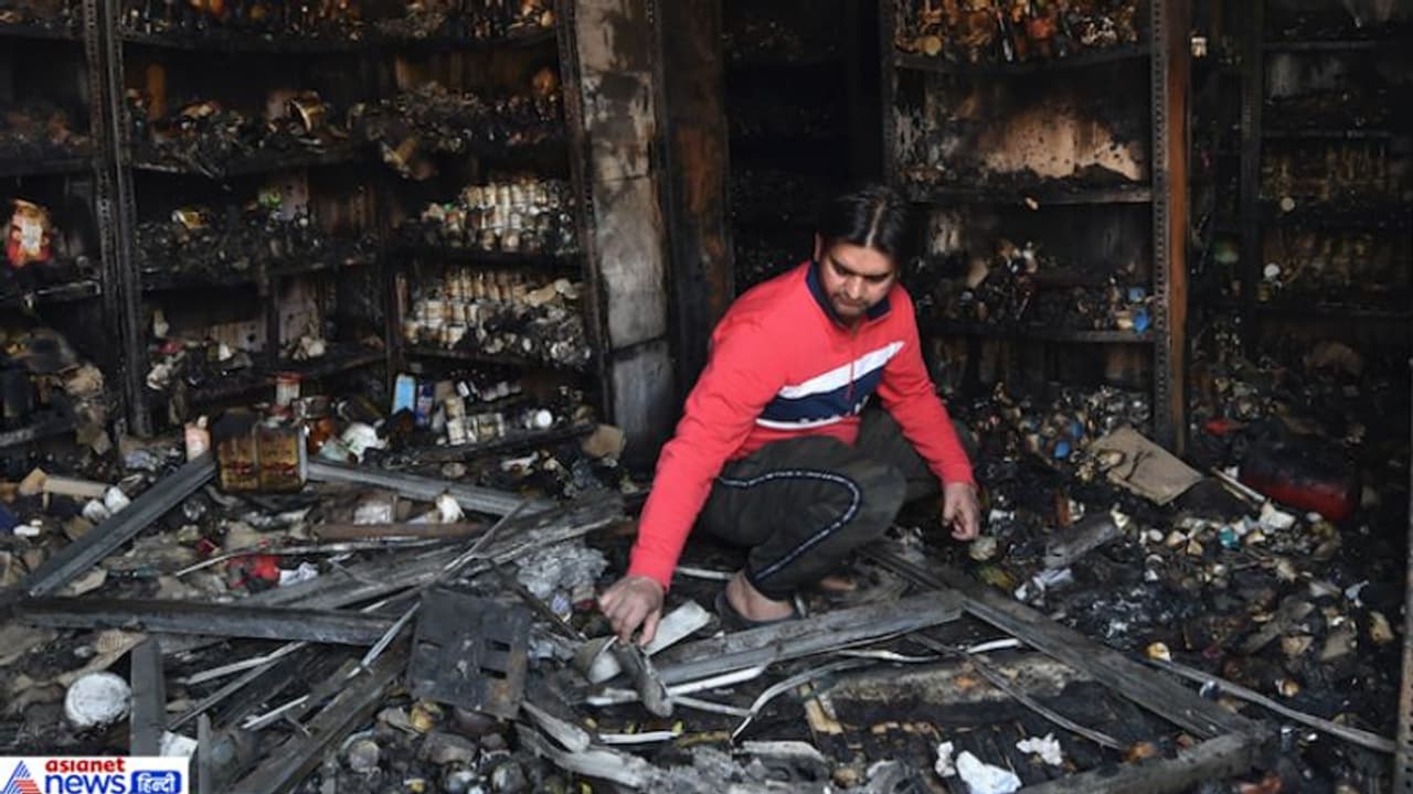 ಮನೆ ಕಳೆದುಕೊಂಡ ಯೋಧ ಮೊಹಮ್ಮದ್ ಅನೀಸ್ ನೆರವಿಗೆ ನಿಂತ ಬಿಎಸ್ಎಫ್ ಮನೆ ಕಳೆದುಕೊಂಡ ಯೋಧ ಮೊಹಮ್ಮದ್ ಅನೀಸ್ ನೆರವಿಗೆ ನಿಂತ ಬಿಎಸ್ಎಫ್