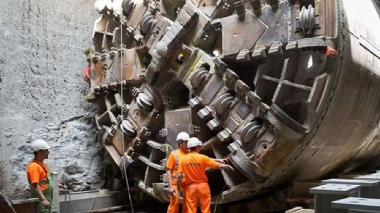 পিছু ছাড়ছে না আতঙ্ক, বউবাজার বিপর্যয় ঠেকাতে আগাম ব্য়বস্থা মেট্রোর পিছু ছাড়ছে না আতঙ্ক, বউবাজার বিপর্যয় ঠেকাতে আগাম ব্য়বস্থা মেট্রোর