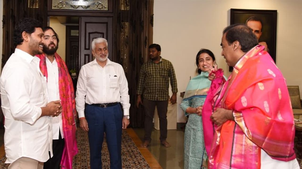 ఏపి సీఎం సహాయనిధికి రిలయన్స్ సంస్థ భారీ విరాళం