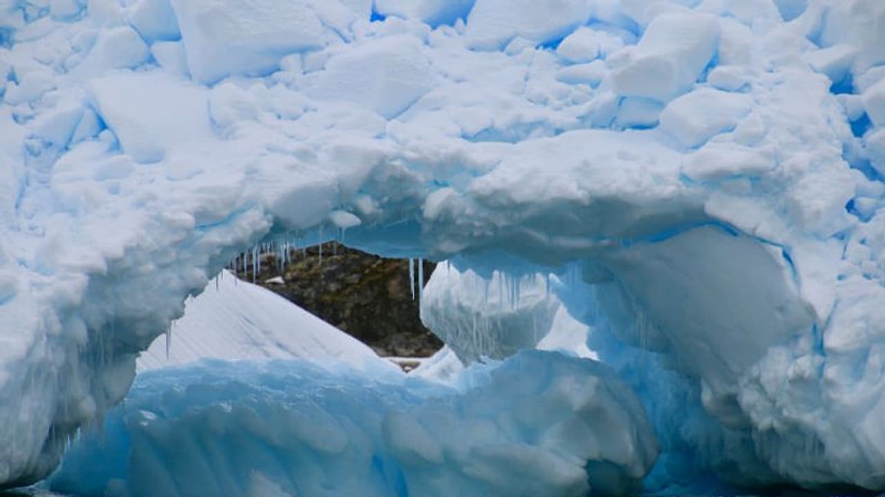 അന്റാര്ട്ടിക്കയില് ഹിമാനികള് ഉരുകി പുതിയ ദ്വീപ് രൂപപ്പെട്ടു അന്റാര്ട്ടിക്കയില് ഹിമാനികള് ഉരുകി പുതിയ ദ്വീപ് രൂപപ്പെട്ടു
