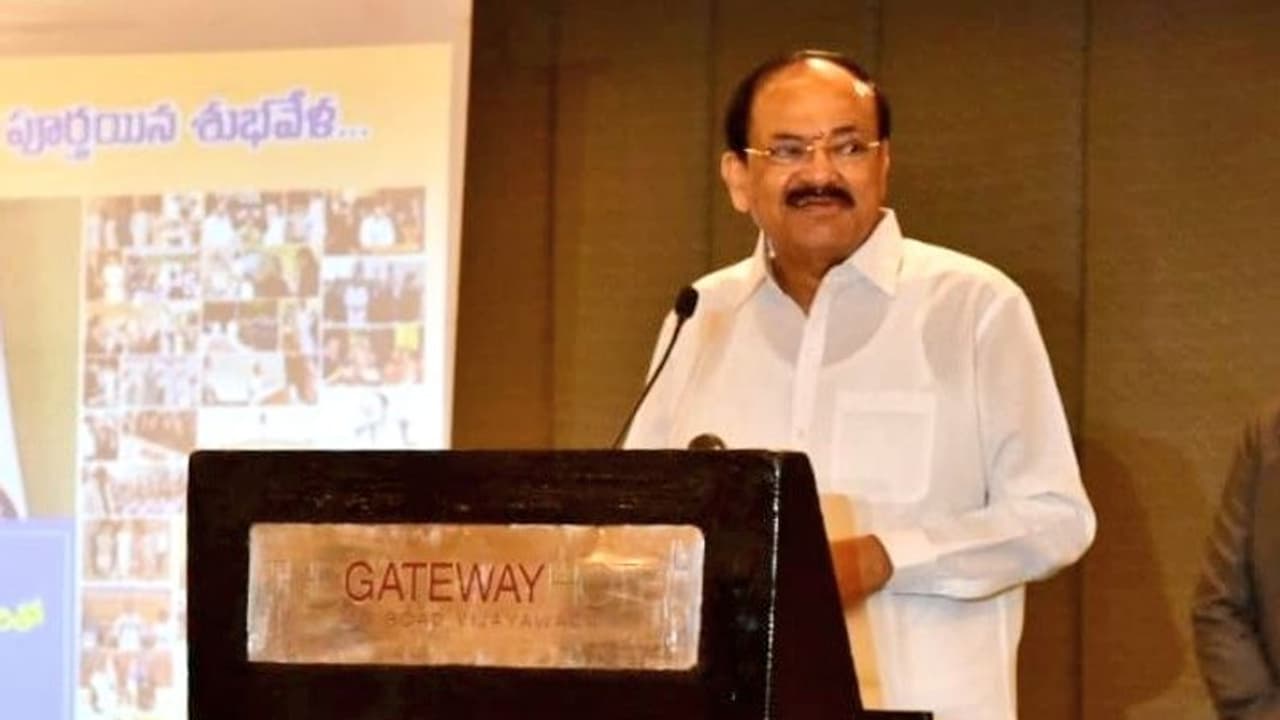 5 ट्रिलियन डॉलर इकॉनमी के लिए बंदरगाहों पर वर्ल्ड क्लास इंफ्रास्ट्रक्चर जरूरी 5 ट्रिलियन डॉलर इकॉनमी के लिए बंदरगाहों पर वर्ल्ड क्लास इंफ्रास्ट्रक्चर जरूरी