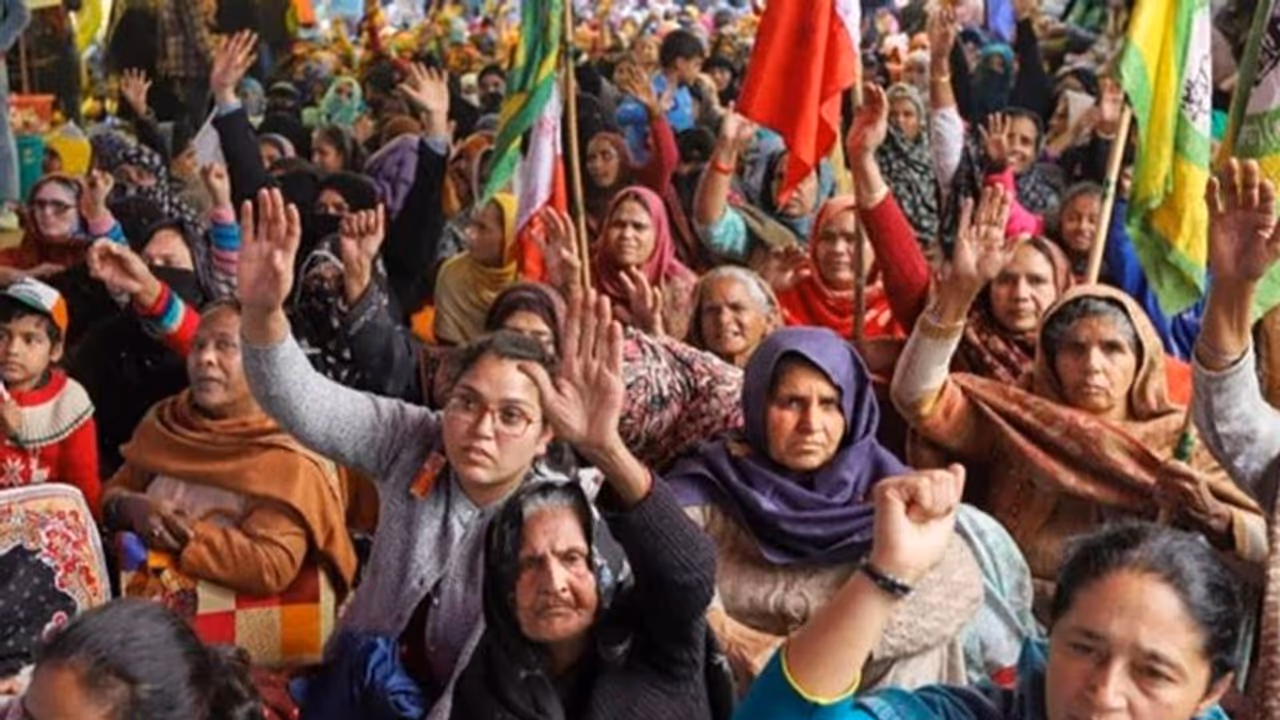 शाहीन बाग में लागू हुई धारा 144; पुलिस बोली, इस क्षेत्र में न इकट्ठे हों, न ही प्रदर्शन करें शाहीन बाग में लागू हुई धारा 144; पुलिस बोली, इस क्षेत्र में न इकट्ठे हों, न ही प्रदर्शन करें