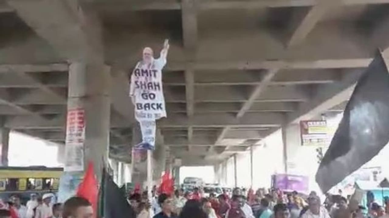 কলকাতায় অমিত শাহ, বিক্ষোভ কর্মসূচি শহরের বিভিন্ন জায়গায় বিরোধীদের কলকাতায় অমিত শাহ, বিক্ষোভ কর্মসূচি শহরের বিভিন্ন জায়গায় বিরোধীদের