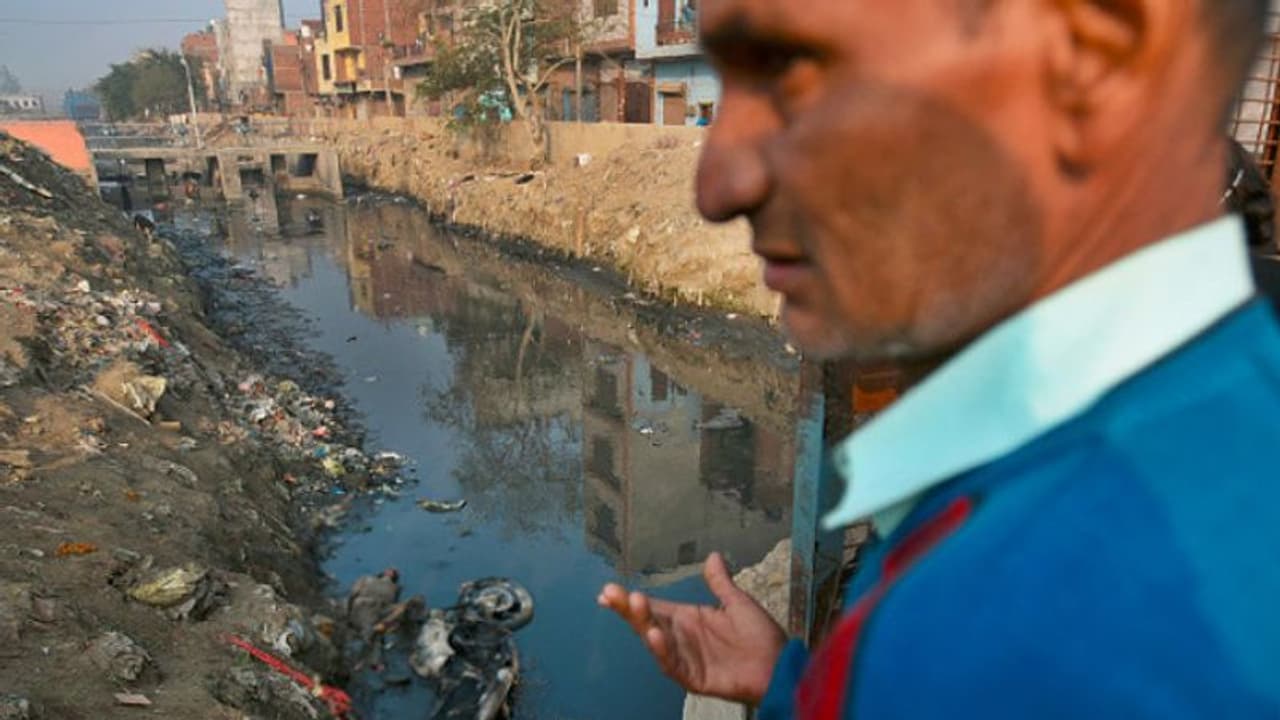 একই নালা থেকে উদ্ধার আরও দুই নিথর দেহ, দিল্লি কাণ্ডে বেড়েই চলেছে মৃত্যুমিছিল