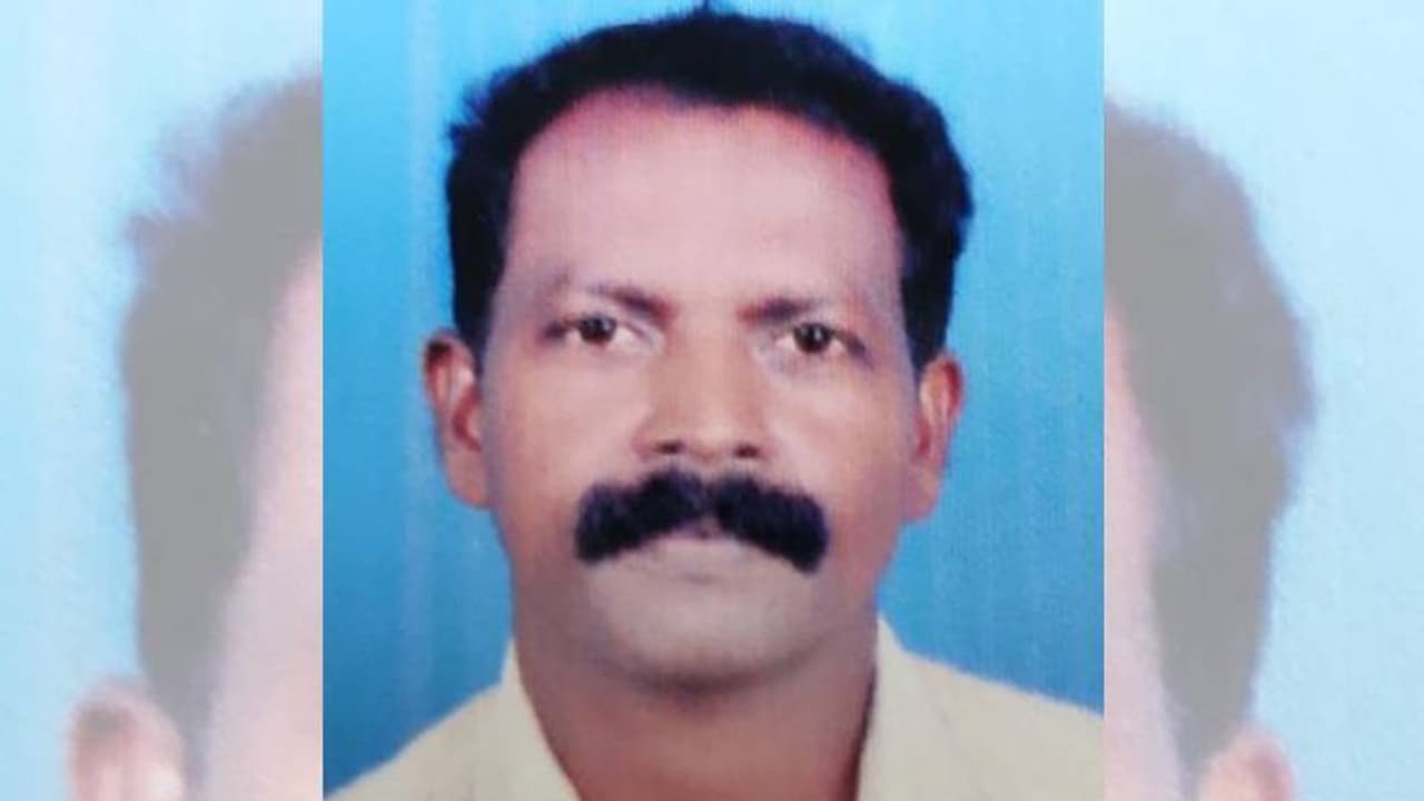 സ്റ്റേജ് പരിപാടി കാണുന്നതിനിടെ കുഴഞ്ഞുവീണ് മരിച്ചു സ്റ്റേജ് പരിപാടി കാണുന്നതിനിടെ കുഴഞ്ഞുവീണ് മരിച്ചു