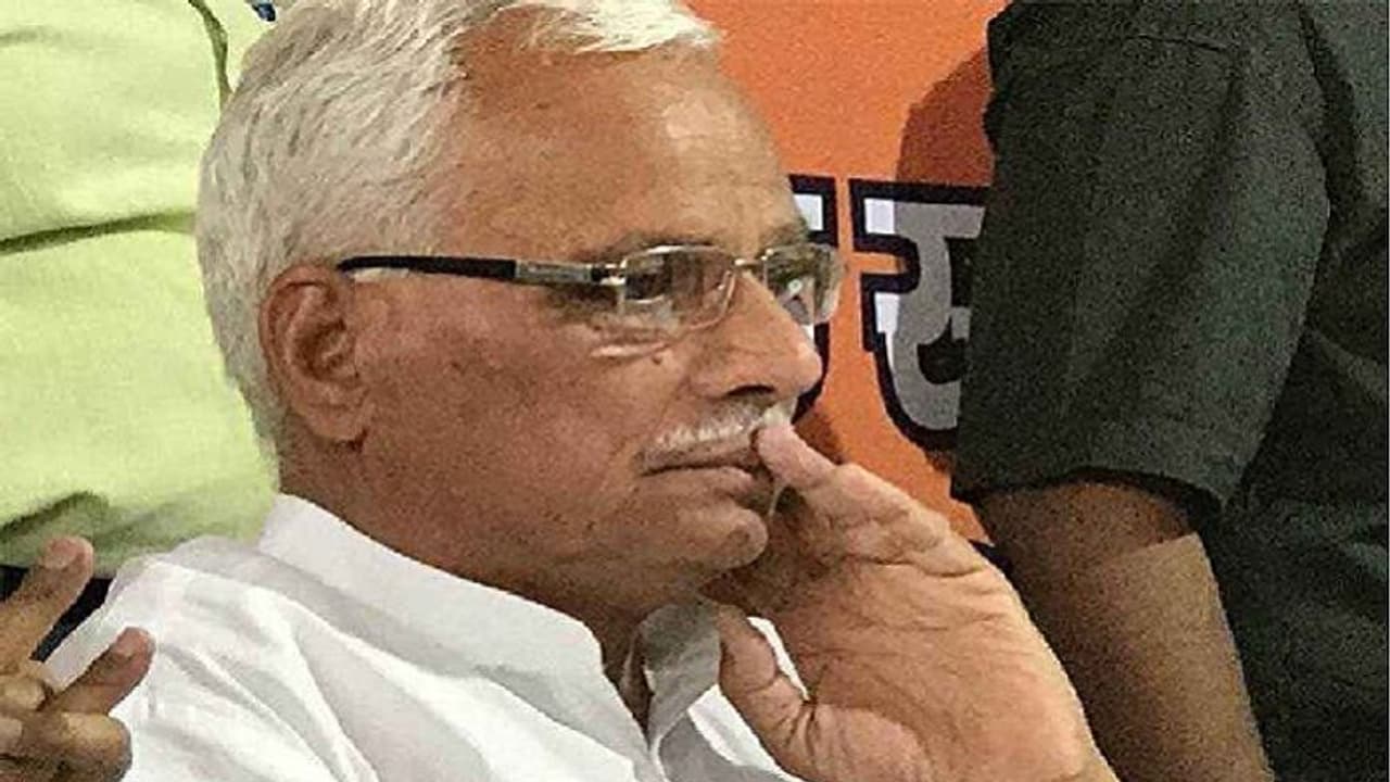 ..गुंडे बदमाशों की तोड़ दो टांग बोलने वाले BJP विधायक का निधन, सांत्वना देने घर पहुंचे सीएम योगी ..गुंडे बदमाशों की तोड़ दो टांग बोलने वाले BJP विधायक का निधन, सांत्वना देने घर पहुंचे सीएम योगी