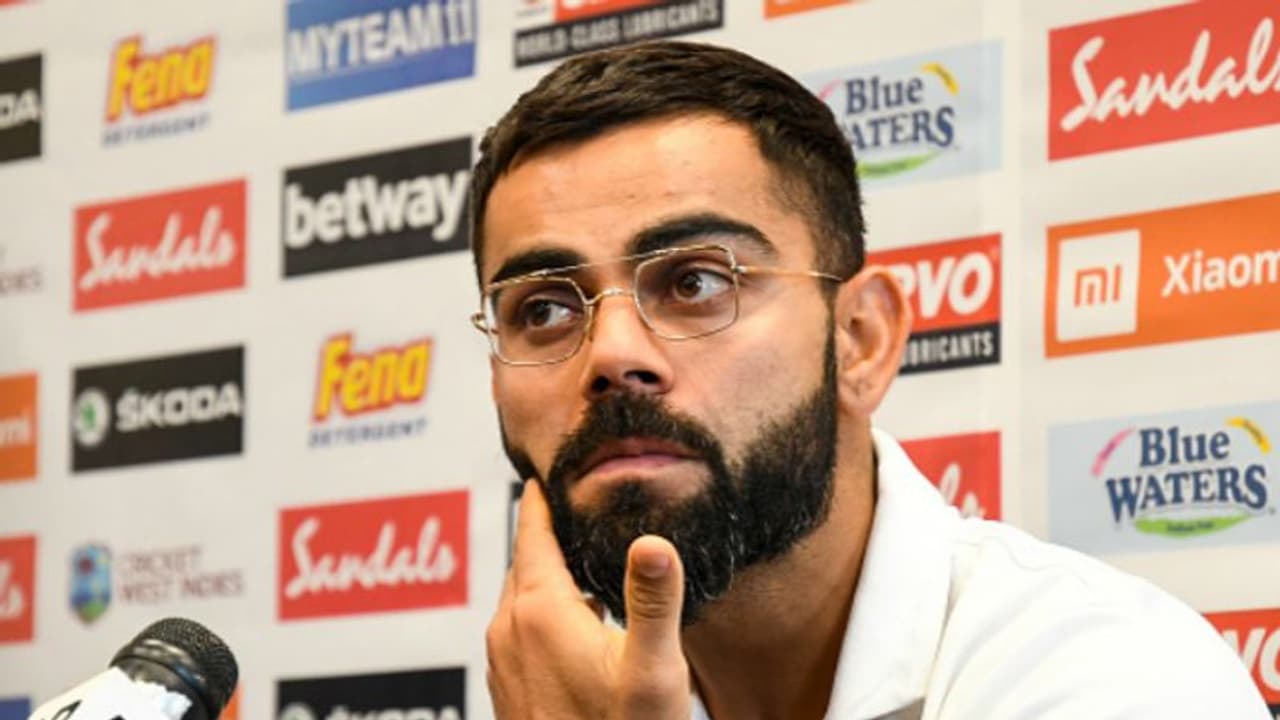 என்ன நடந்ததுனு முழுசா தெரிஞ்சுகிட்டு கேள்வி கேளுங்க.. அரைகுறை அறிவுடன் படுத்தாதீங்க.. நிருபரிடம் கடுப்பான கோலி என்ன நடந்ததுனு முழுசா தெரிஞ்சுகிட்டு கேள்வி கேளுங்க.. அரைகுறை அறிவுடன் படுத்தாதீங்க.. நிருபரிடம் கடுப்பான கோலி