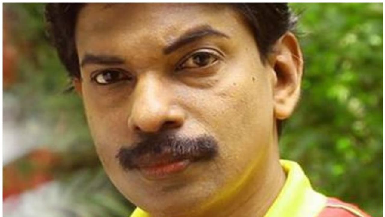 മക്കളെ അശ്രദ്ധമായി വിടരുത്, ട്രെയിൻ യാത്രയിലെ അനുഭവം പങ്കുവച്ച് സന്തോഷ് പണ്ഡിറ്റ്