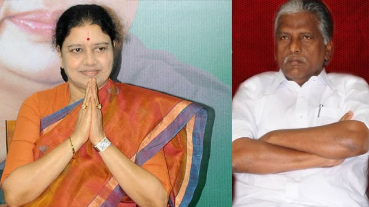 சசிகலாவிற்கு மரியாதை கொடுப்பது தப்பே இல்லை..! அதிமுகவை அதிரவைக்கும் கே.பி.முனுசாமி சசிகலாவிற்கு மரியாதை கொடுப்பது தப்பே இல்லை..! அதிமுகவை அதிரவைக்கும் கே.பி.முனுசாமி