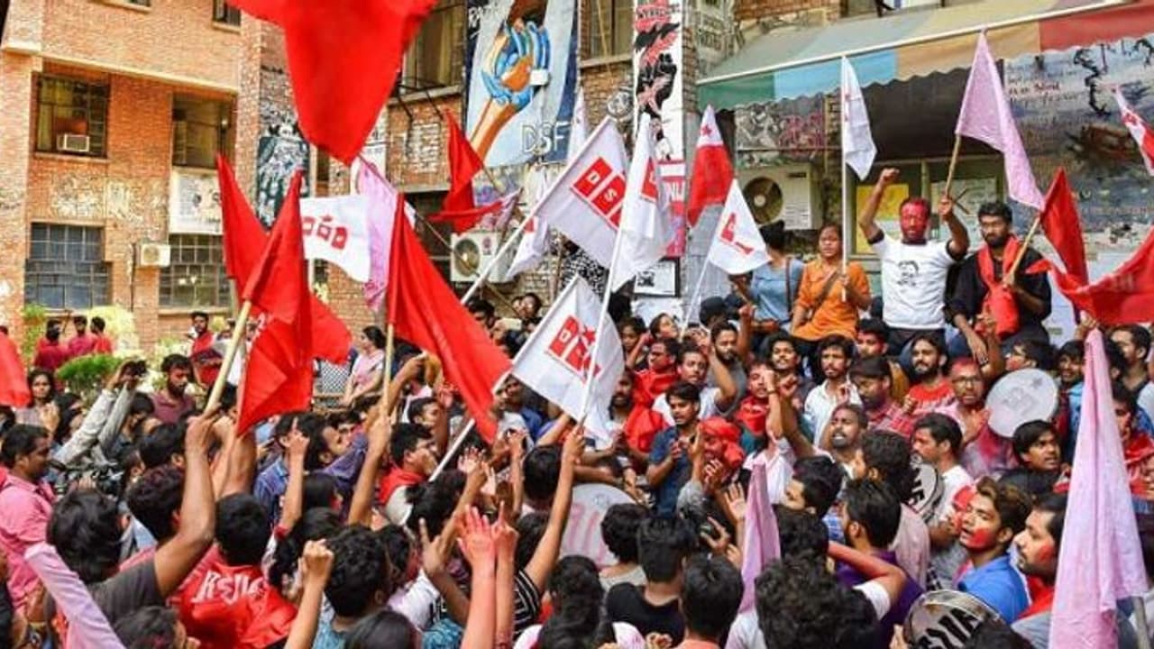 ಕಾಲೇಜುಗಳಲ್ಲೂ ರಾರಾಜಿಸುತ್ತಿವೆ ಭಾರತ ವಿರೋಧಿ ಪೋಸ್ಟರ್! ಕಾಲೇಜುಗಳಲ್ಲೂ ರಾರಾಜಿಸುತ್ತಿವೆ ಭಾರತ ವಿರೋಧಿ ಪೋಸ್ಟರ್!