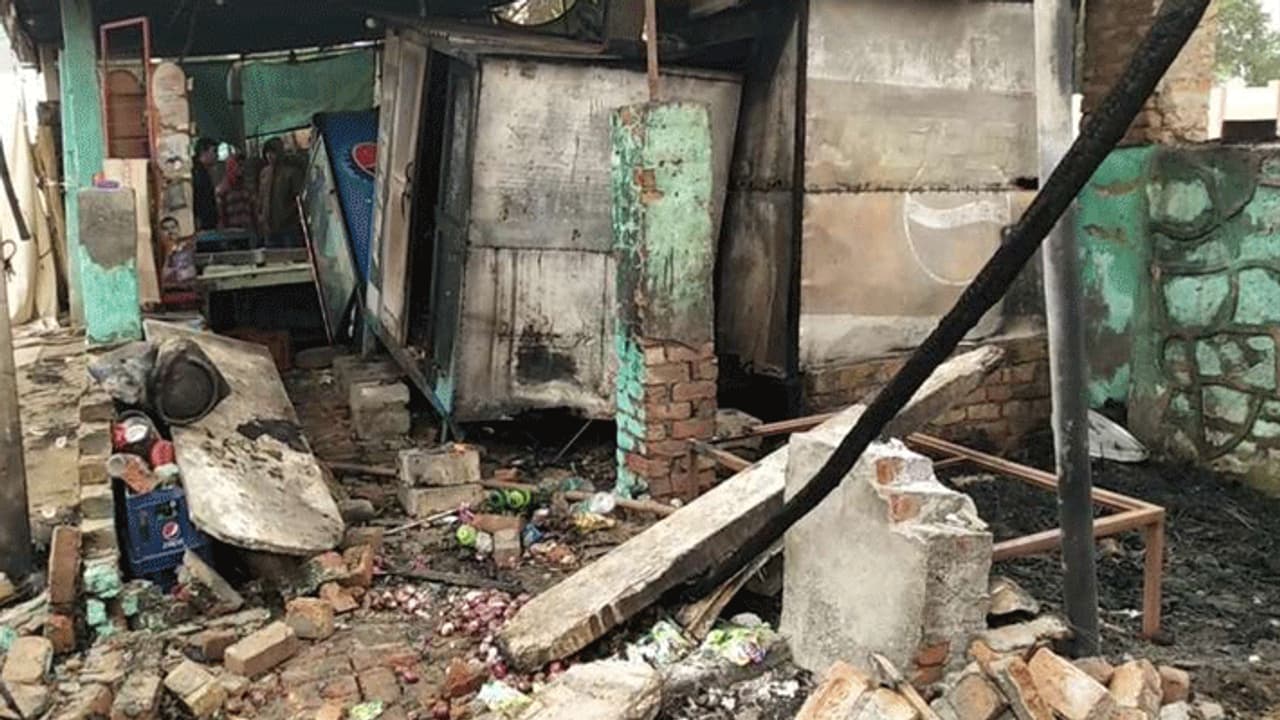 Uttar Pradesh: Cylinder blast claims 7 lives, injures 7 others in Gonda district