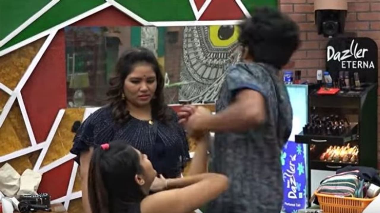 ഫുക്രുവിന്‍റെ പുതിയ ശീലം അറിഞ്ഞ്, കരണം നോക്കി തല്ലി എലീനയുടെ പ്രതികരണം