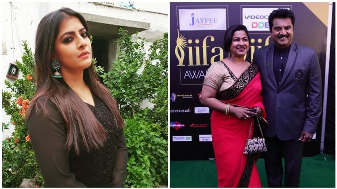 ராதிகா என் அப்பாவுக்கு இரண்டாவது மனைவி.... என் அம்மா கிடையாது... வரலட்சுமியின் பரபரப்பு பேச்சு...! ராதிகா என் அப்பாவுக்கு இரண்டாவது மனைவி.... என் அம்மா கிடையாது... வரலட்சுமியின் பரபரப்பு பேச்சு...!