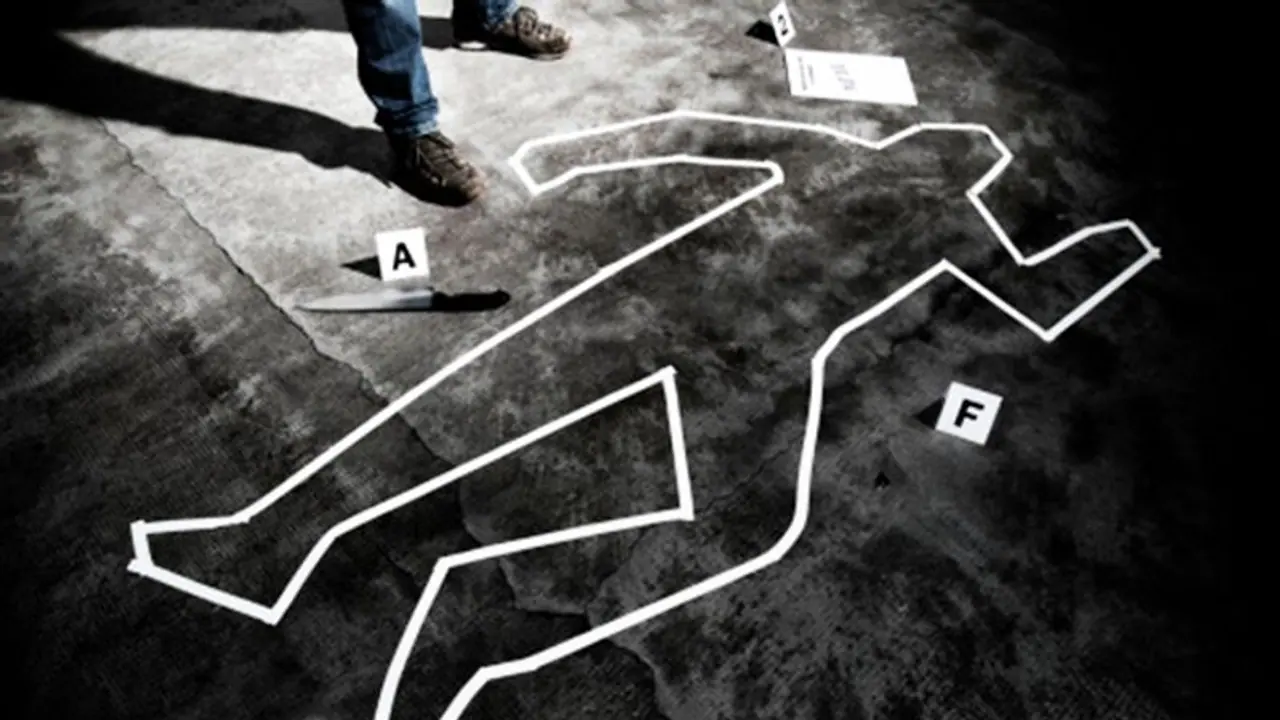 அதிக பணிச்சுமை..! ஆத்திரத்தில் உயரதிகாரியை அடித்துக்கொன்ற வயர்மேன்..!