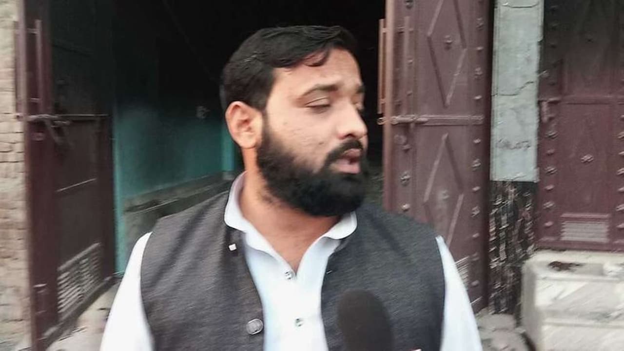 ദില്ലി കലാപം: ബിജെപി നേതാവിന്റെ വീടും അക്രമികള് അഗ്നിക്കിരയാക്കി ദില്ലി കലാപം: ബിജെപി നേതാവിന്റെ വീടും അക്രമികള് അഗ്നിക്കിരയാക്കി