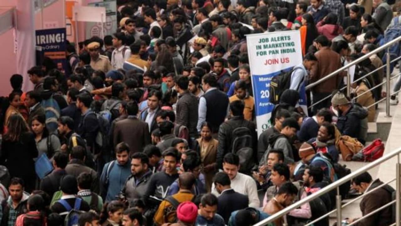 രാജ്യത്തെ തൊഴിലില്ലായ്മ നിരക്ക് 7.78 ശതമാനമായി ഉയർന്നു; നാലുമാസത്തെ കൂടിയ നിരക്കെന്ന് റിപ്പോർട്ട് രാജ്യത്തെ തൊഴിലില്ലായ്മ നിരക്ക് 7.78 ശതമാനമായി ഉയർന്നു; നാലുമാസത്തെ കൂടിയ നിരക്കെന്ന് റിപ്പോർട്ട്