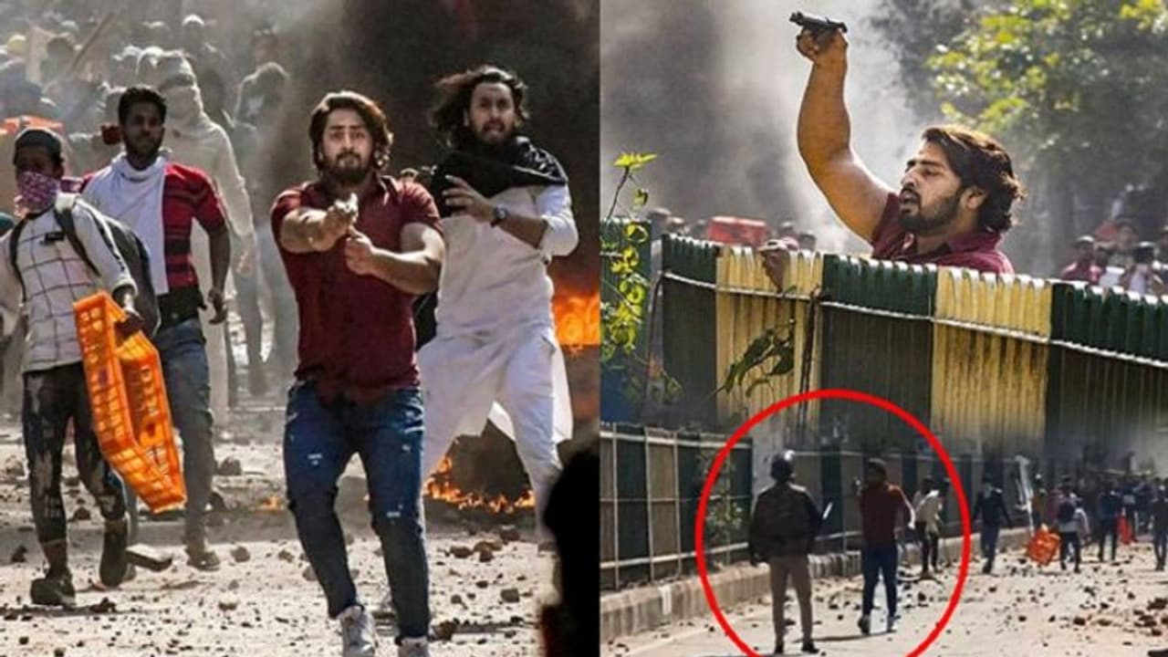 दिल्ली पुलिस को मिली बड़ी कामयाबी, दिल्ली हिंसा में गोली चलाने वाला शाहरूख गिरफ्तार दिल्ली पुलिस को मिली बड़ी कामयाबी, दिल्ली हिंसा में गोली चलाने वाला शाहरूख गिरफ्तार