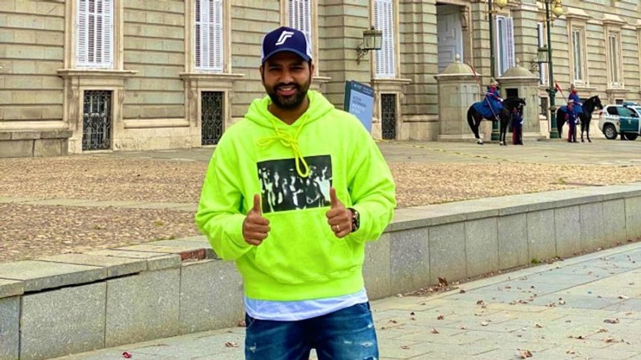 ചരിത്രപ്രധാനമായ റയല് മാഡ്രിഡ് ടണലില് രോഹിത് ശര്മ പങ്കുവച്ച വൈറല് വീഡിയോ കാണാം ചരിത്രപ്രധാനമായ റയല് മാഡ്രിഡ് ടണലില് രോഹിത് ശര്മ പങ്കുവച്ച വൈറല് വീഡിയോ കാണാം