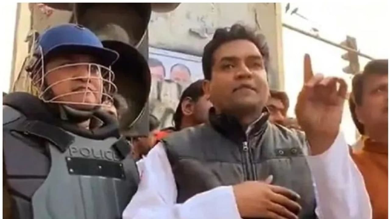 കപിൽ മിശ്രയ്ക്ക് വൈ കാറ്റഗറി സുരക്ഷ? ഇല്ലെന്ന് ദില്ലി പൊലീസ്, അറിയില്ലെന്ന് ആഭ്യന്തര മന്ത്രാലയം