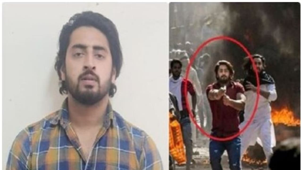 ദില്ലി കലാപത്തിനിടെ പൊലീസിന് നേരെ വെടിവെച്ചയാള് അറസ്റ്റിൽ ദില്ലി കലാപത്തിനിടെ പൊലീസിന് നേരെ വെടിവെച്ചയാള് അറസ്റ്റിൽ