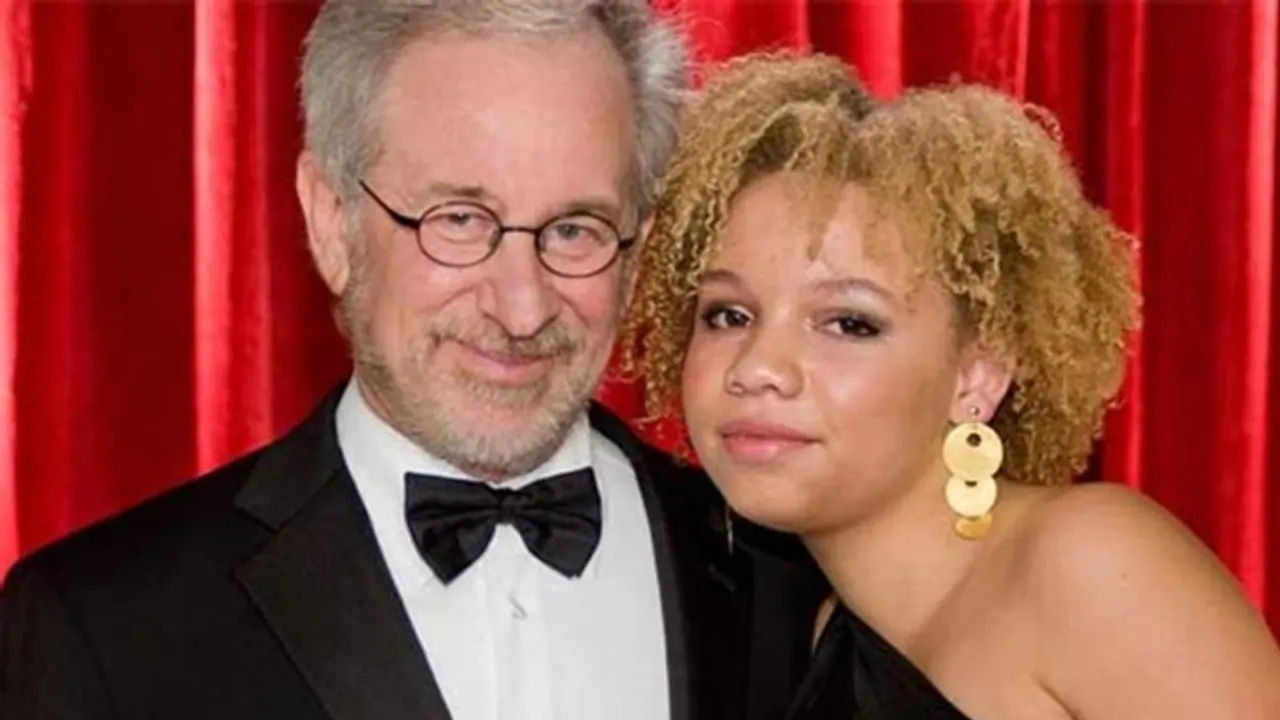 मंगेतर के साथ मारपीट करने पर इस डायरेक्टर की बेटी को जाना पड़ा जेल, जानें क्या है पूरा मामला मंगेतर के साथ मारपीट करने पर इस डायरेक्टर की बेटी को जाना पड़ा जेल, जानें क्या है पूरा मामला