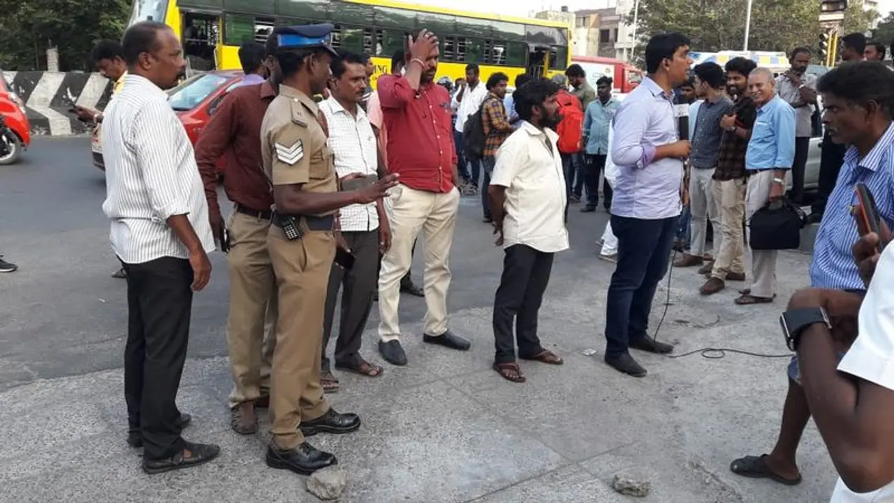 சென்னை ஜெமினி மேம்பாலத்தில் வெடித்த நாட்டு வெடிகுண்டு... பட்டப்பகலில் அதிர வைத்த சம்பவம்..!