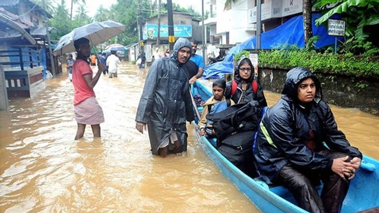 പ്രളയദുരിതാശ്വാസത്തിൻ്റെ പേരിൽ തട്ടിപ്പ്: സിപിഎം നേതാവ് അറസ്റ്റിൽ പ്രളയദുരിതാശ്വാസത്തിൻ്റെ പേരിൽ തട്ടിപ്പ്: സിപിഎം നേതാവ് അറസ്റ്റിൽ