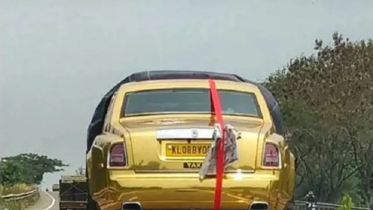 Have you checked out this Gold Rolls Royce taxi in Kerala? Have you checked out this Gold Rolls Royce taxi in Kerala?