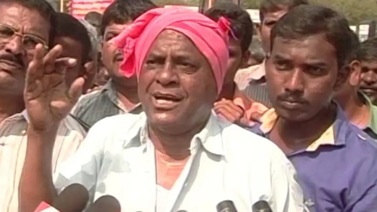 టీడీపీకి షాక్: కర్నూల్ మాజీ మేయర్ బంగి అనంతయ్య వైసీపీలో చేరిక టీడీపీకి షాక్: కర్నూల్ మాజీ మేయర్ బంగి అనంతయ్య వైసీపీలో చేరిక